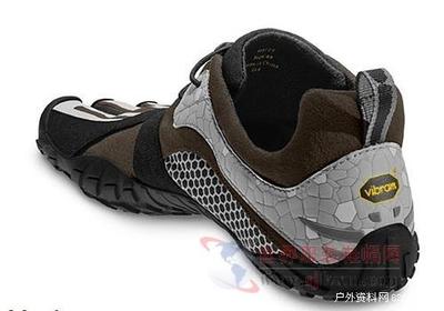 高考后解放雙腳，皮革五指鞋伴你暢游山水間